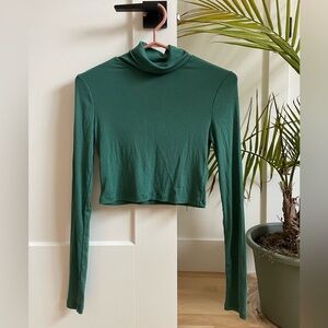 Aritzia Sunday Best Little Ribbed cropped Turtleneck - scarab green S